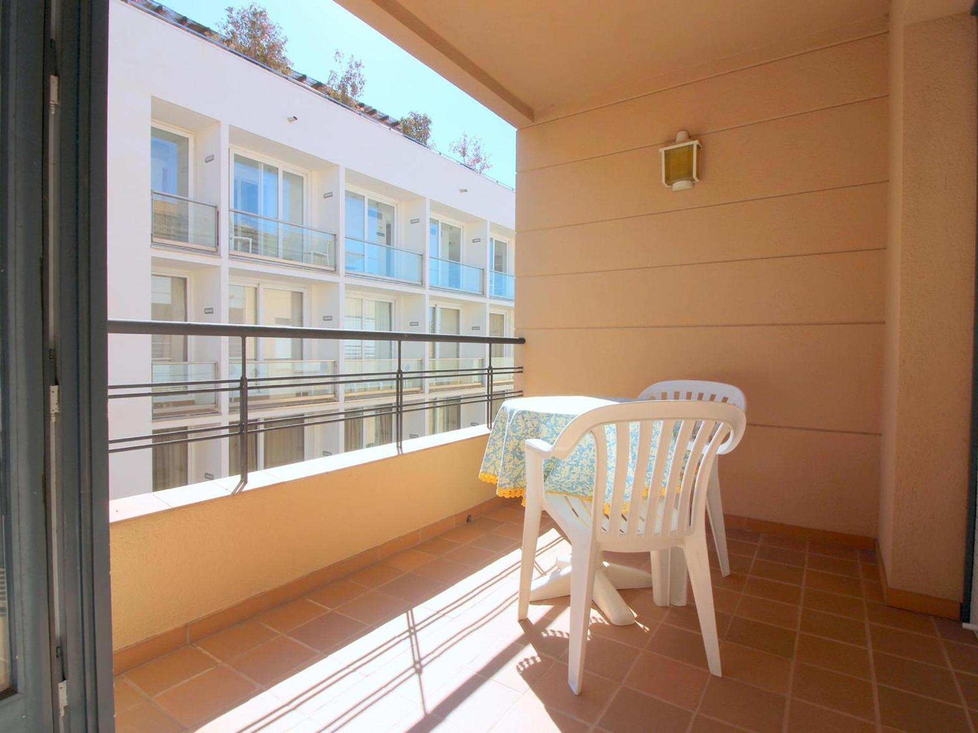Centrico En Roses, A 20m De La Playa, Con Parking Y Terraza - Es-228-89 * Roses
